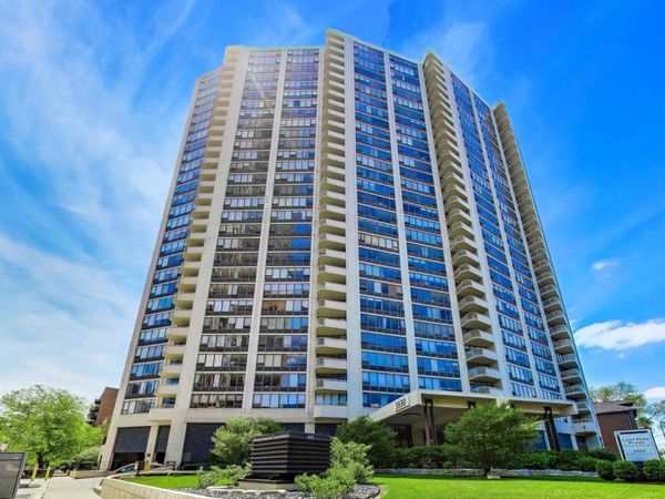 3930 N Pine Grove Avenue , Unit 1815, Chicago, IL 60613