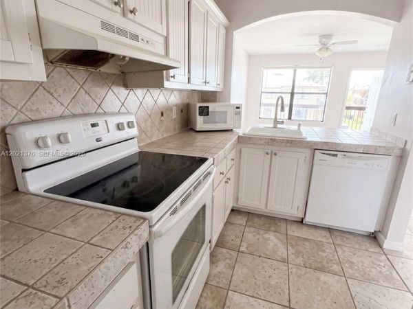 10046 Winding Lake Rd , Unit 204, Sunrise, FL 33351
