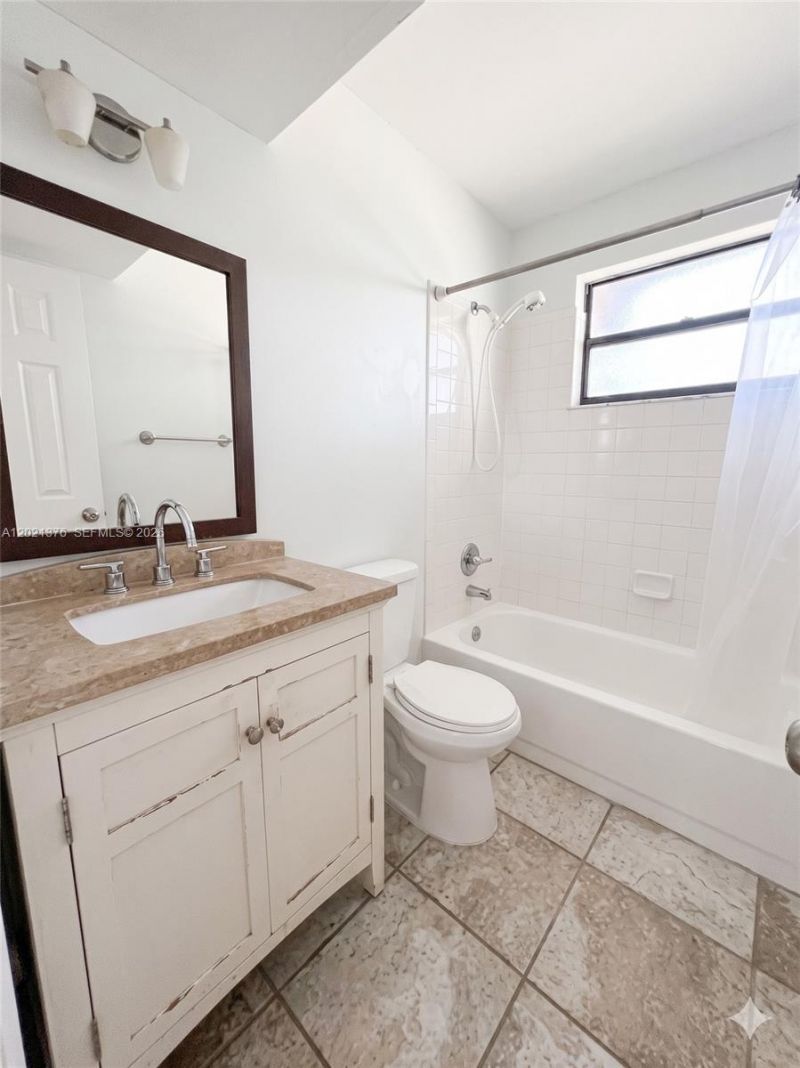 10046 Winding Lake Rd , Unit 204, Sunrise, FL 33351 Photo