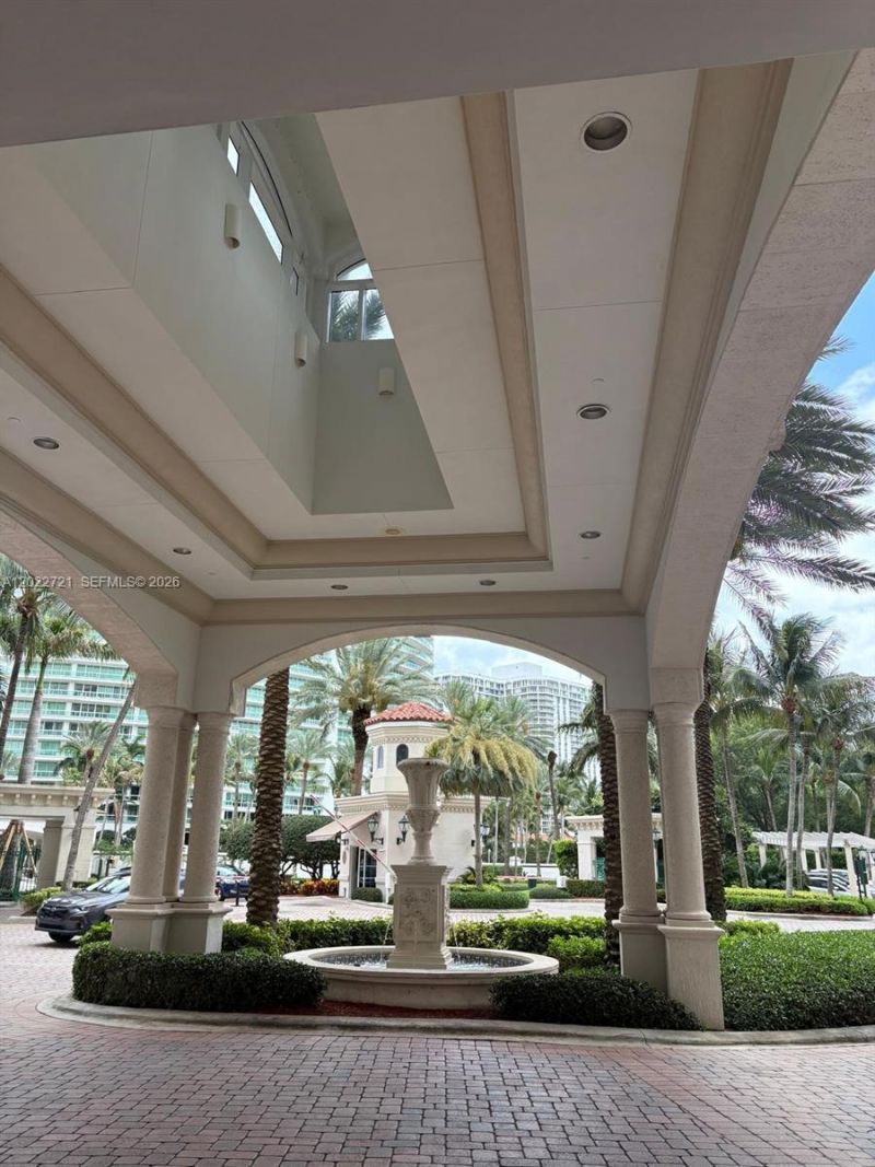 20000 E Country Club Dr , Unit 601, Aventura, FL 33180 Photo
