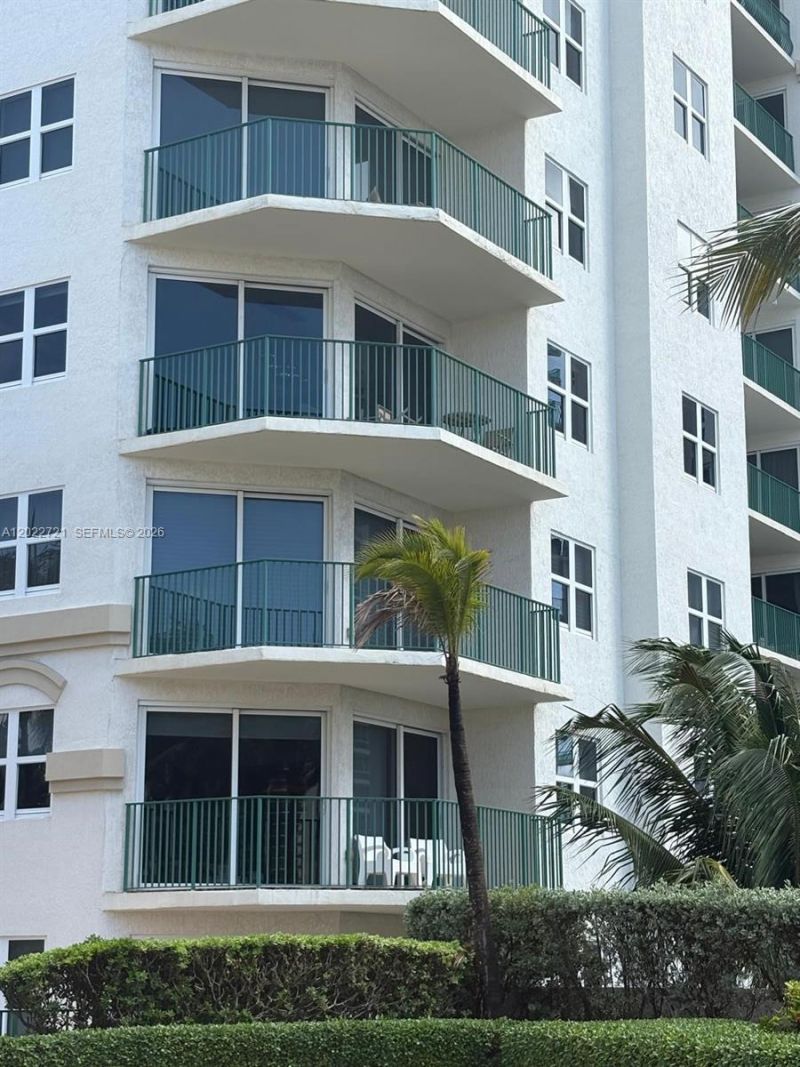 20000 E Country Club Dr , Unit 601, Aventura, FL 33180 Photo