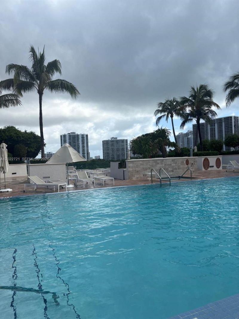 20000 E Country Club Dr , Unit 601, Aventura, FL 33180 Photo