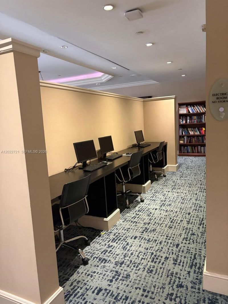 20000 E Country Club Dr , Unit 601, Aventura, FL 33180 Photo