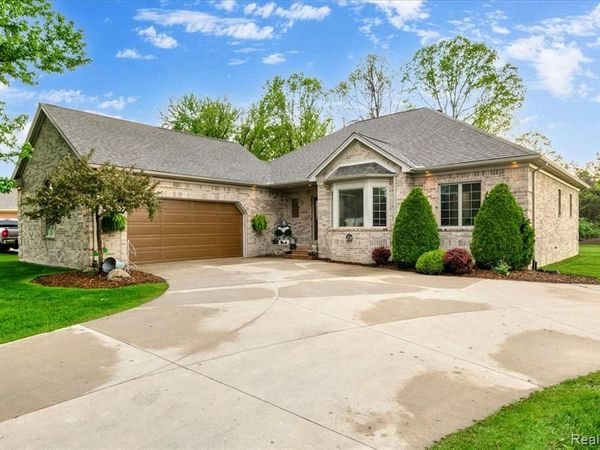 2376 Joseph Tamron Drive W, St. Clair Twp, MI 48079