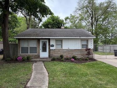 22921 Rosewood Street, Oak Park, MI 48237