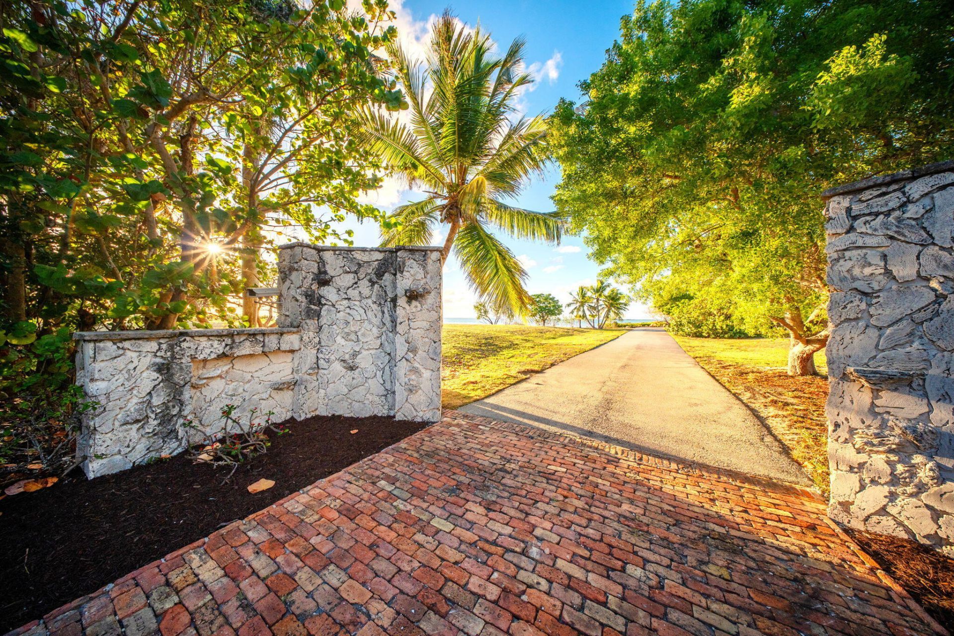 87 Cannon Royal Drive, Shark Key, FL 33040 Photo