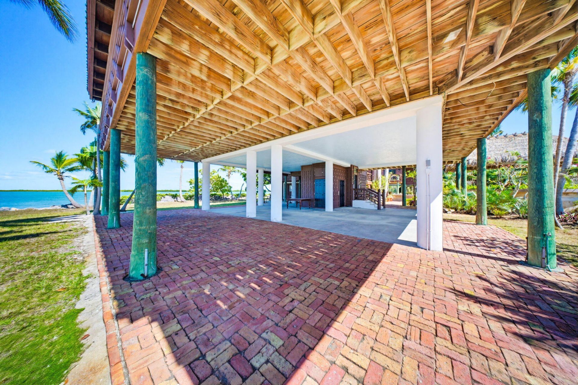 87 Cannon Royal Drive, Shark Key, FL 33040 Photo