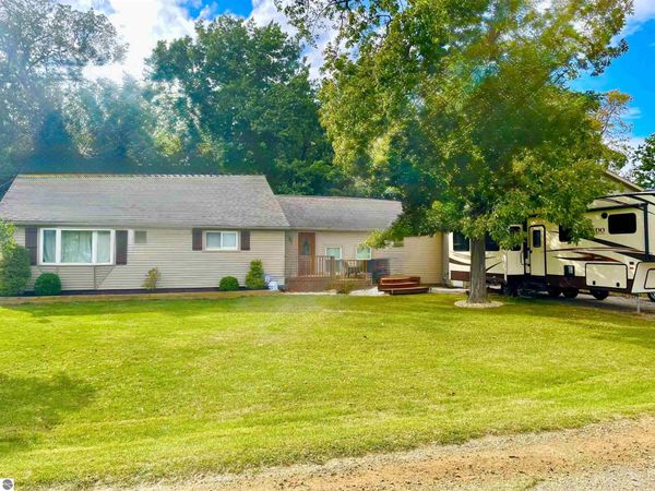6510 Begole Road S, Perrinton, MI 48871
