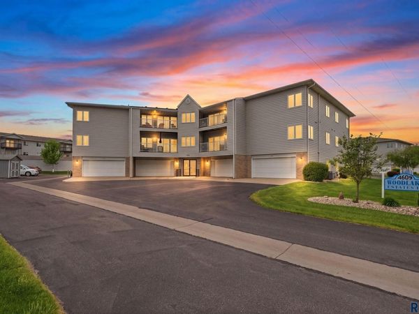 4609 S Oxbow Ave, Unit 304, Sioux Falls, SD 57106