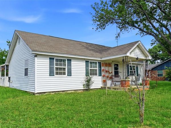 904 S Perrin Street, Decatur, TX 76234