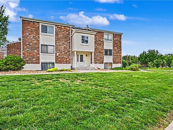 10106 W 96th Terrace, Unit D, Overland Park, KS 66212