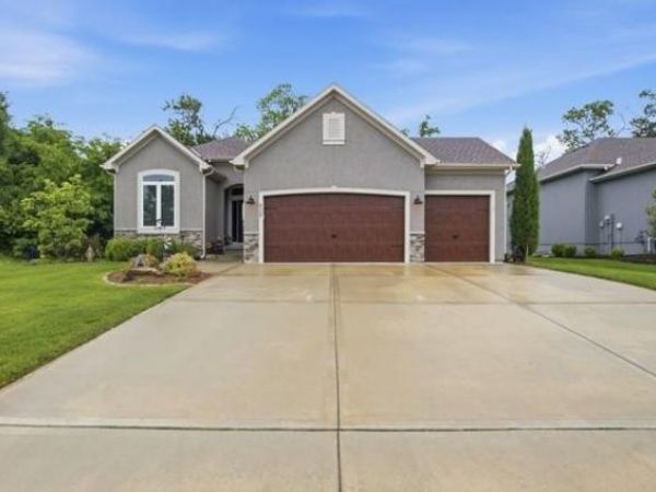 9129 Gander Street, Lenexa, KS 66227