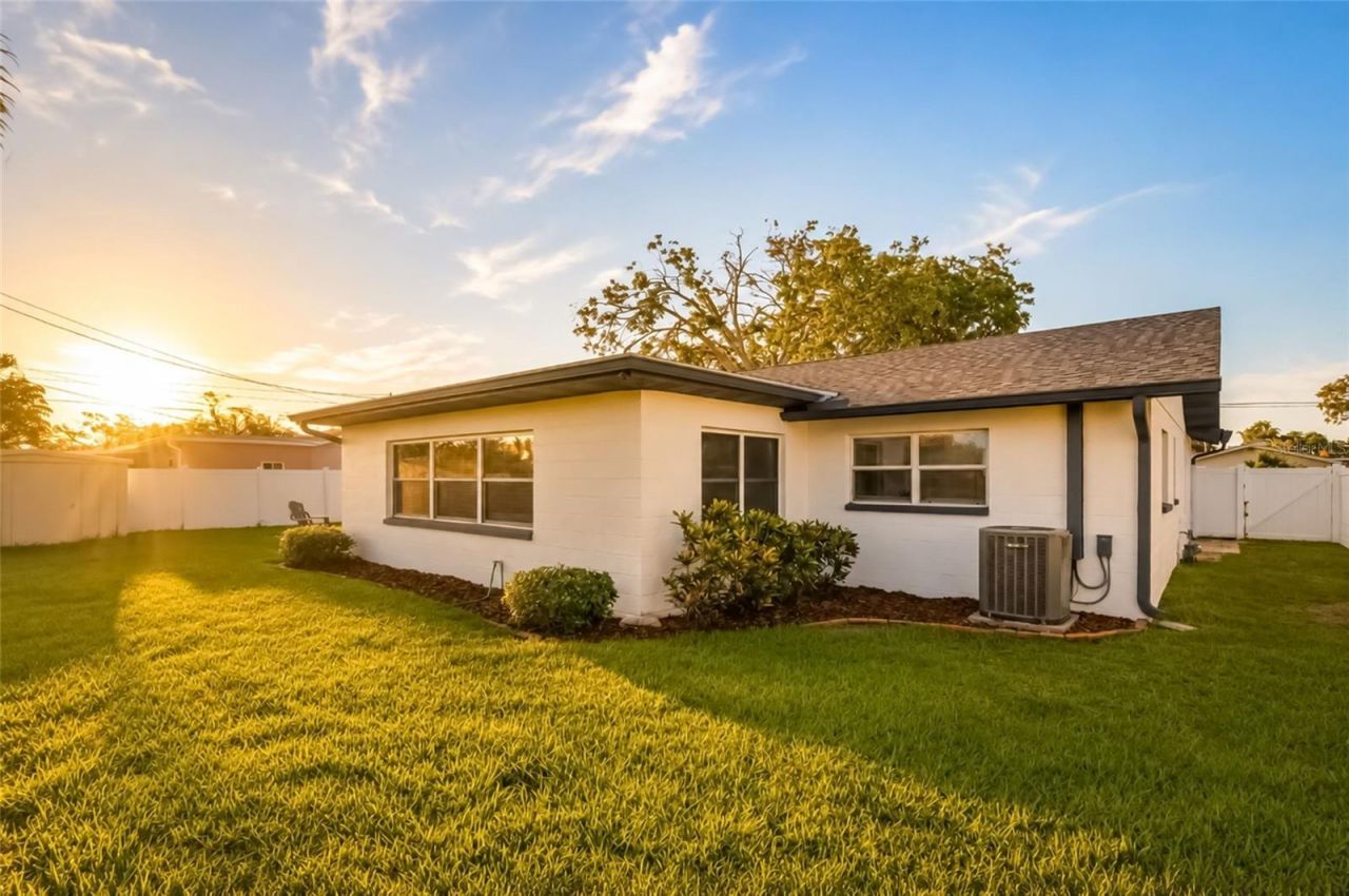 6721 13th Avenue N, Saint Petersburg, FL 33710 Photo