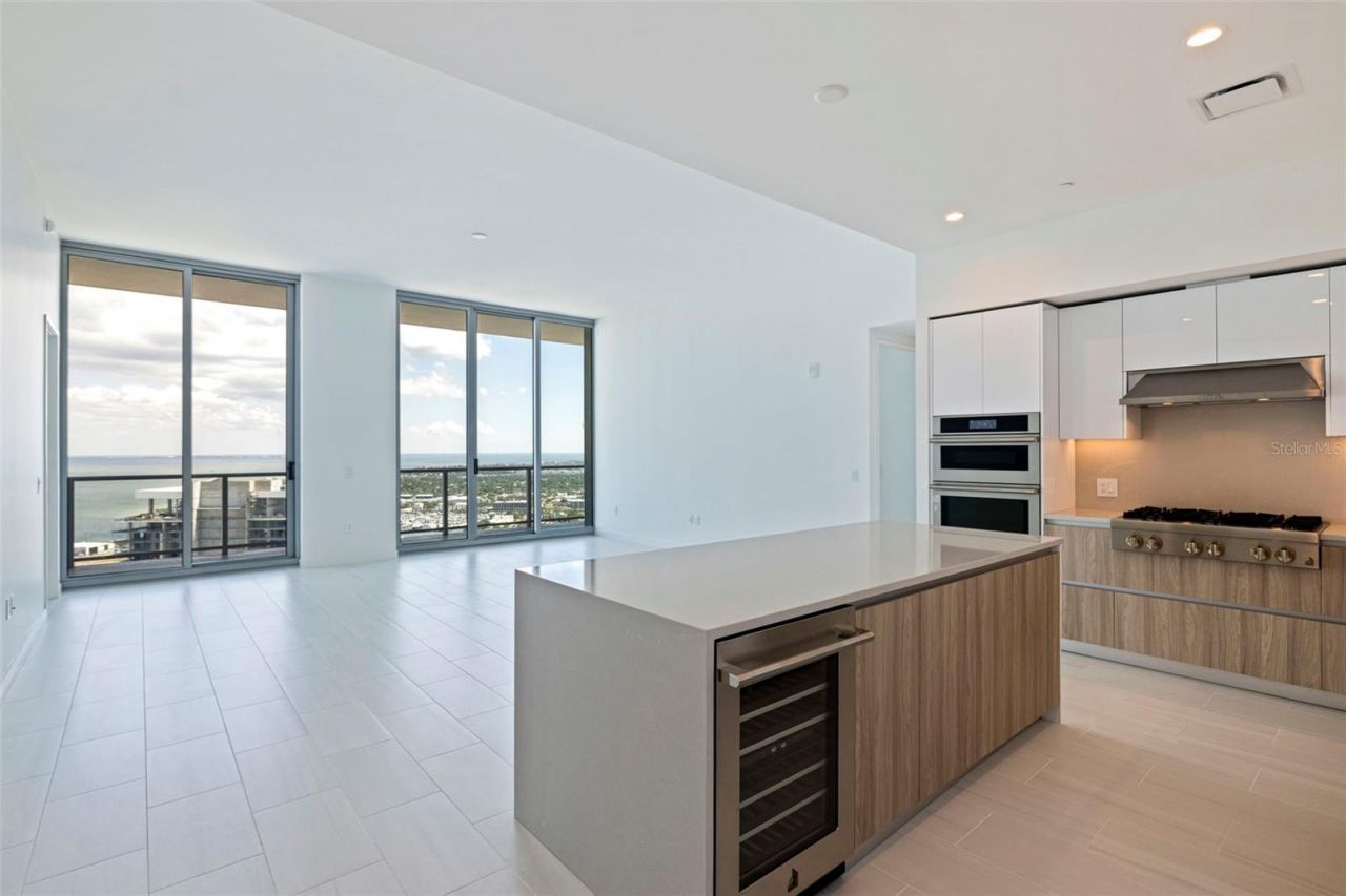 400 Central Avenue , Unit 3906, Saint Petersburg, FL 33701 Photo