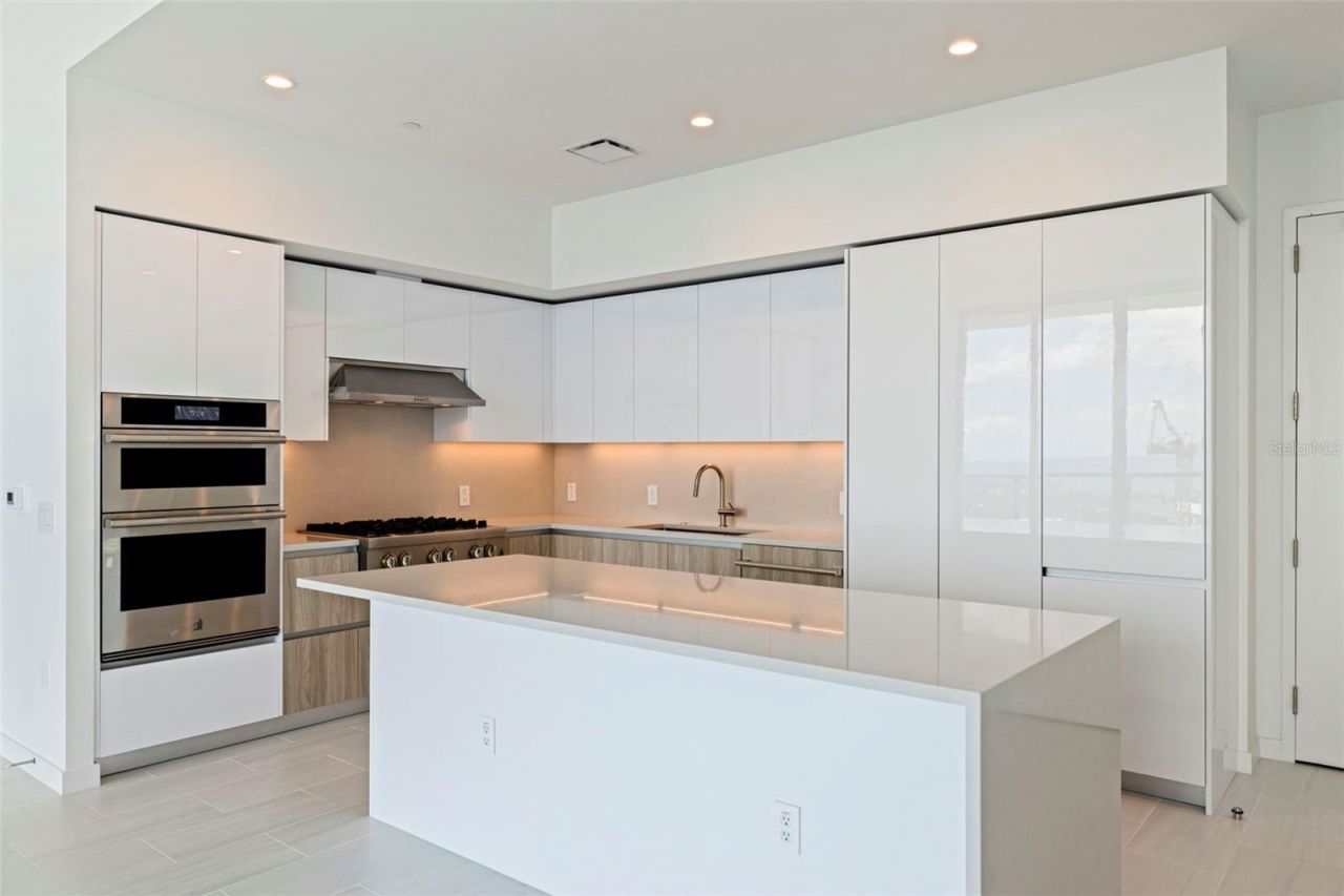 400 Central Avenue , Unit 3906, Saint Petersburg, FL 33701 Photo