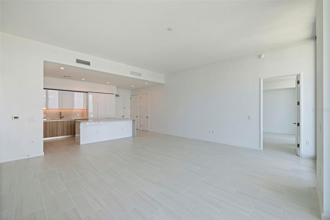 400 Central Avenue , Unit 3906, Saint Petersburg, FL 33701 Photo
