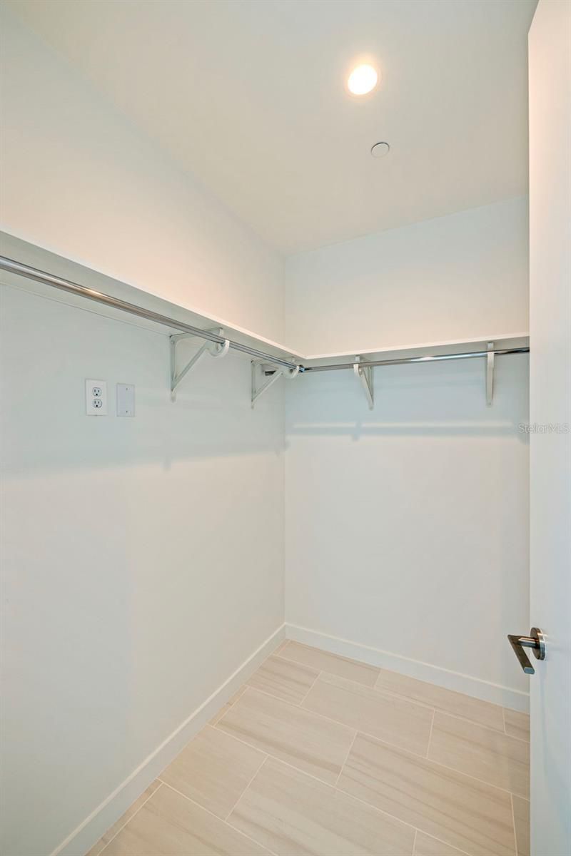 400 Central Avenue , Unit 3906, Saint Petersburg, FL 33701 Photo