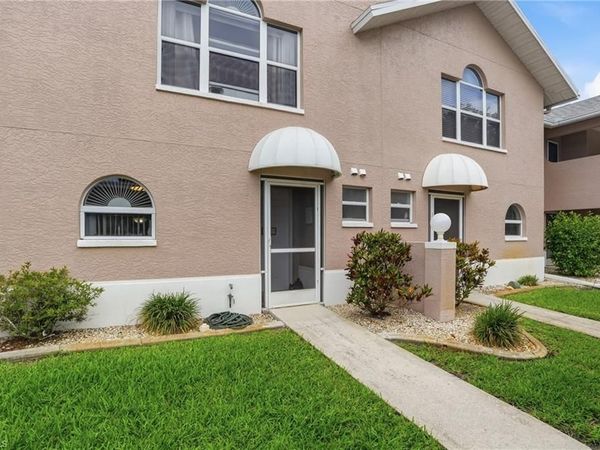 20 Cosmopolitan DR, Unit 4, LEHIGH ACRES, FL 33936