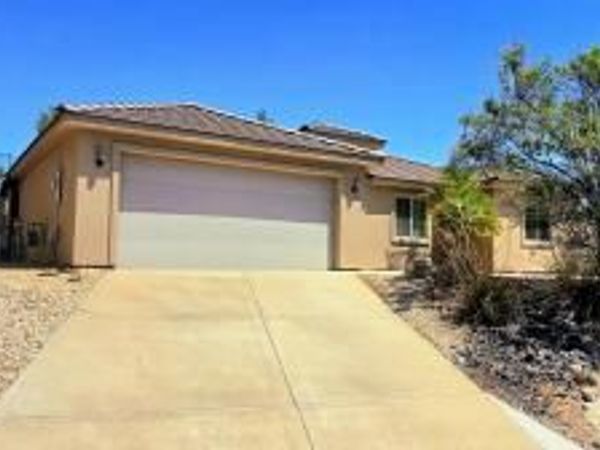357 E 860 N, Hurricane, UT 84737