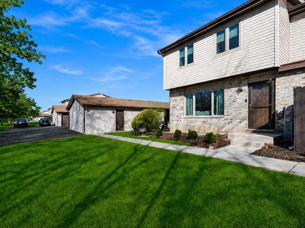 783 Bon Terre Road , New Lenox, IL 60451