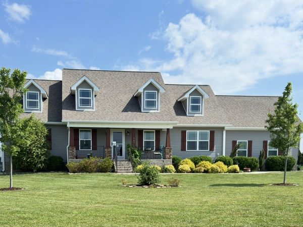 985 Richland Farms Dr , Manchester, TN 37355