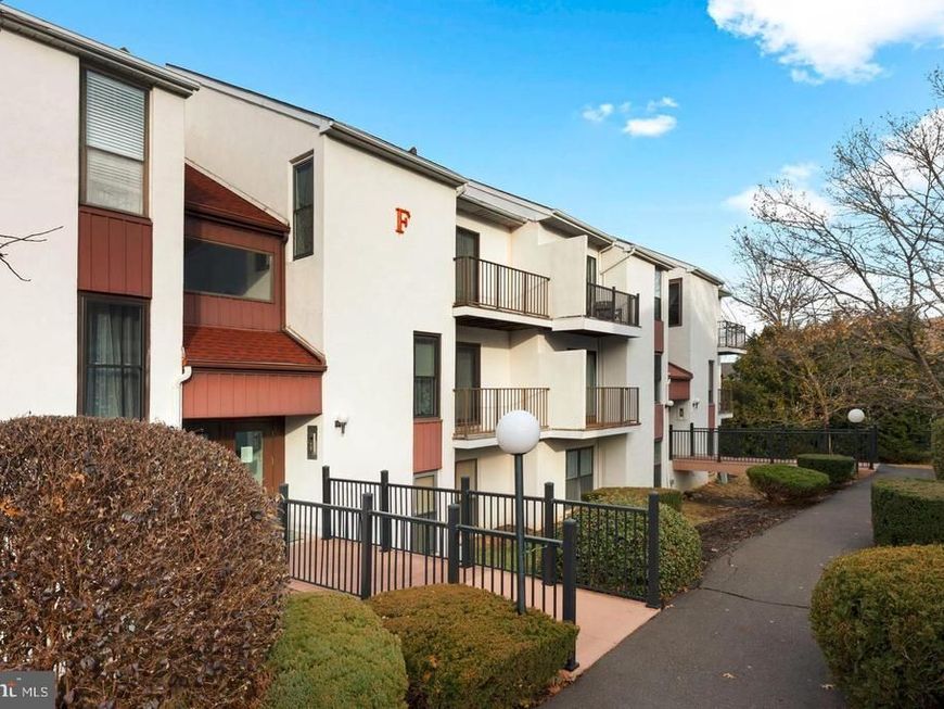 301 00 Byberry Road, Unit F16, Philadelphia, PA 19116 Main Photo
