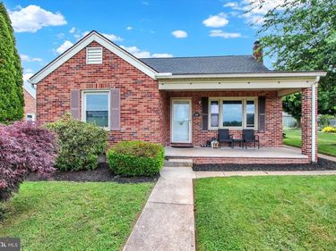 177 S 6TH STREET, MOUNT WOLF, PA 17347