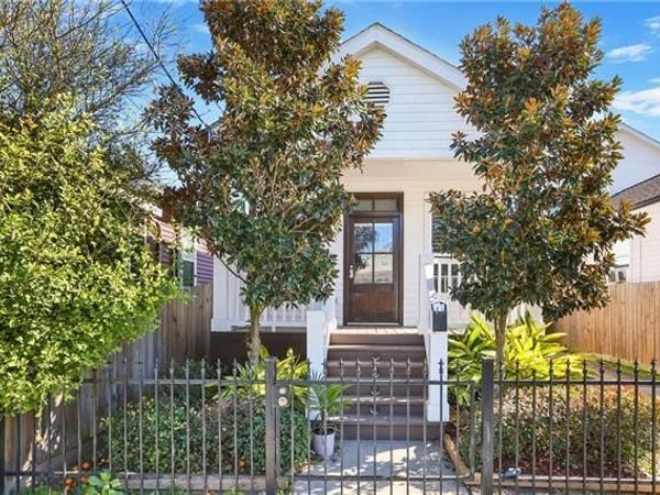 1917 EAGLE Street , New Orleans, LA 70118