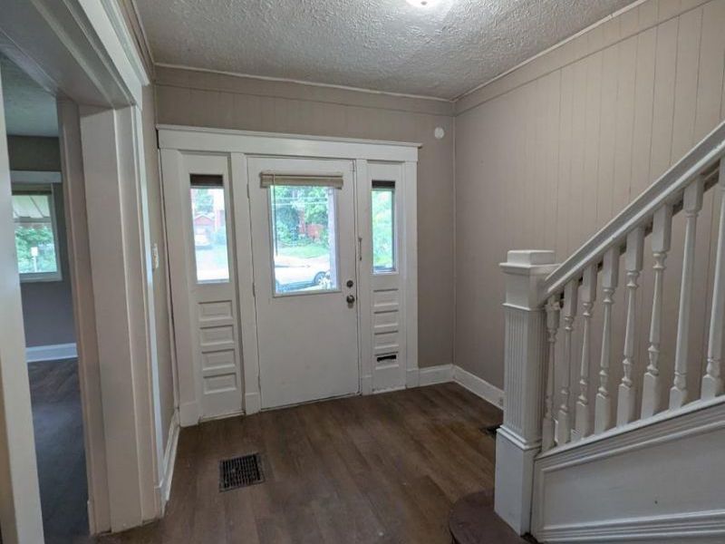 2404 Highland Avenue, Cincinnati, OH 45219 Photo 3