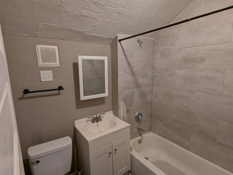 2404 Highland Avenue, Cincinnati, OH 45219 Photo 9