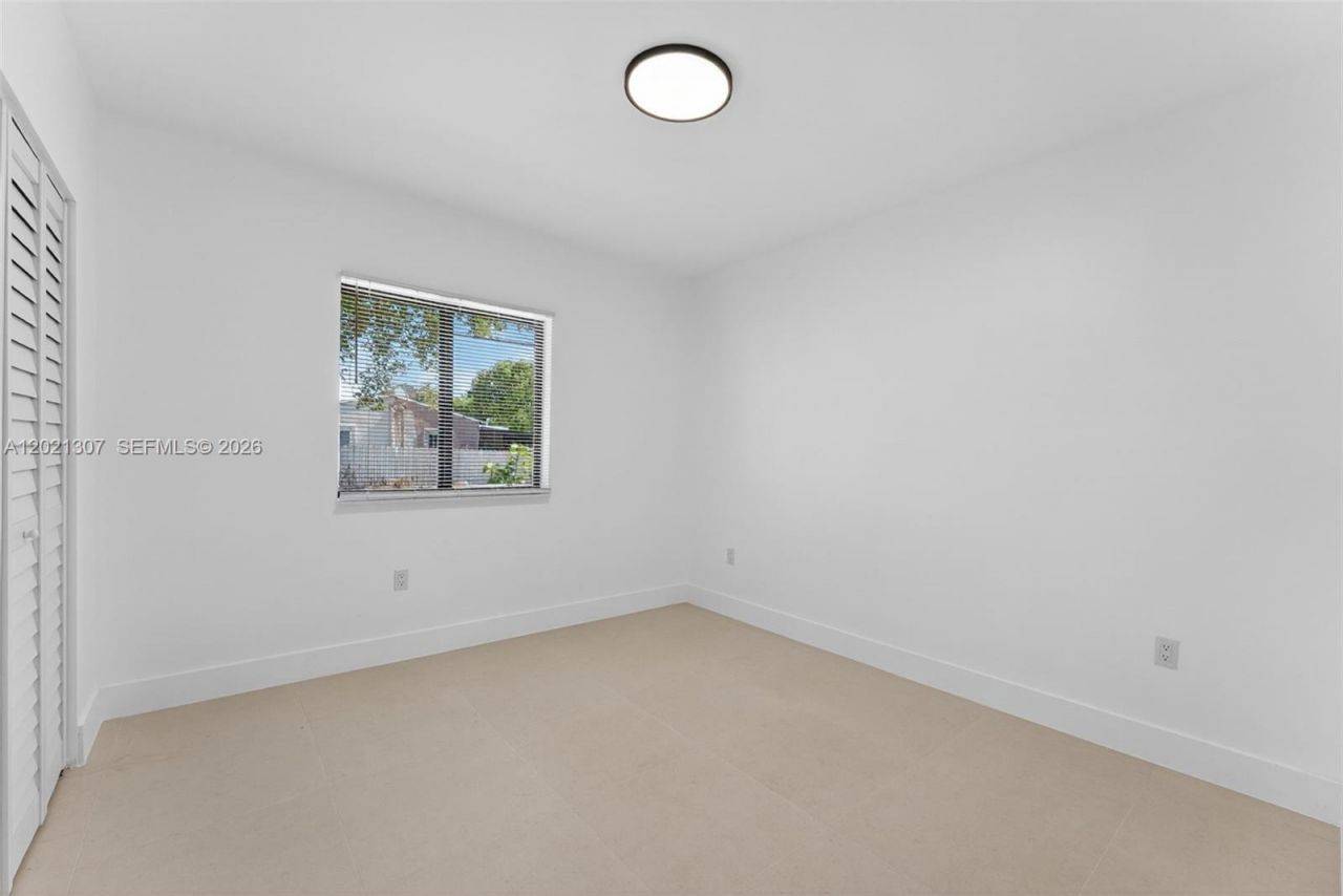1895 NW 47th Ter , Miami, FL 33142 Photo