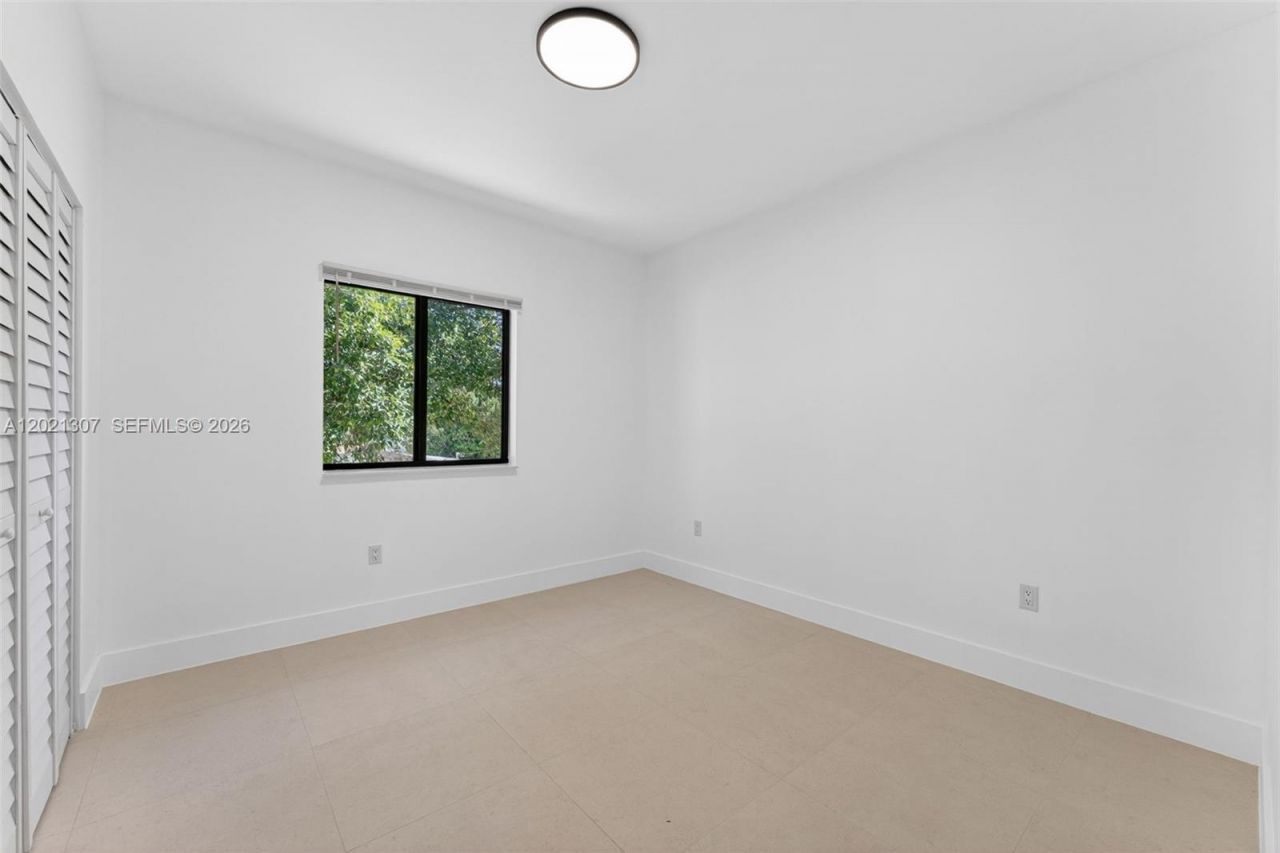 1895 NW 47th Ter , Miami, FL 33142 Photo
