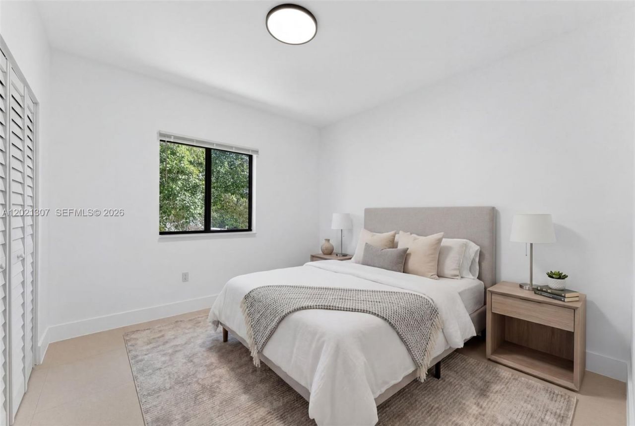 1895 NW 47th Ter , Miami, FL 33142 Photo
