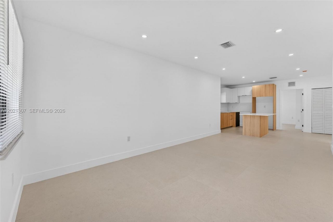 1895 NW 47th Ter , Miami, FL 33142 Photo