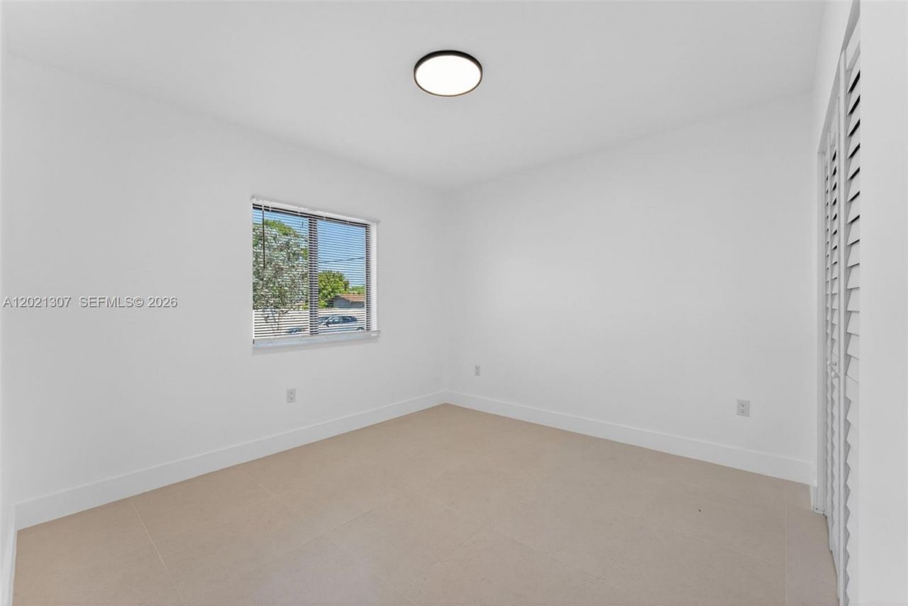 1895 NW 47th Ter , Miami, FL 33142 Photo