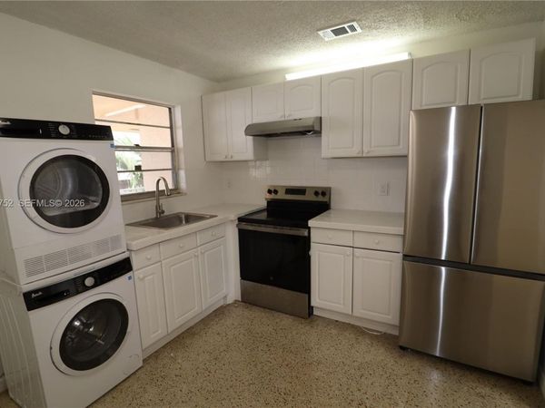 951 SW 7th St , Unit 5, Miami, FL 33130