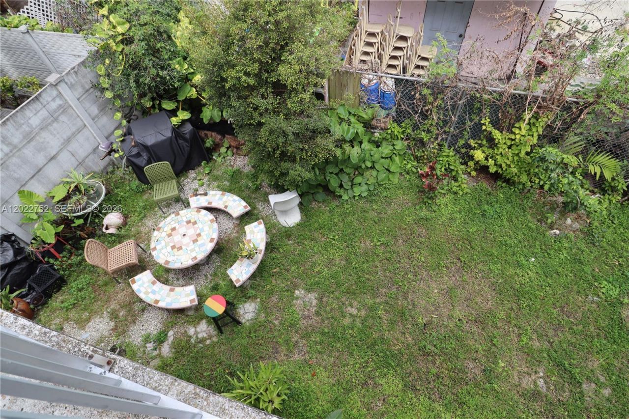 951 SW 7th St , Unit 5, Miami, FL 33130 Photo