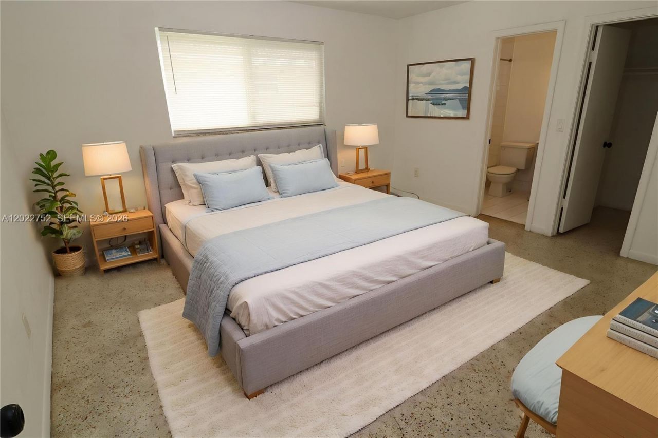 951 SW 7th St , Unit 5, Miami, FL 33130 Photo