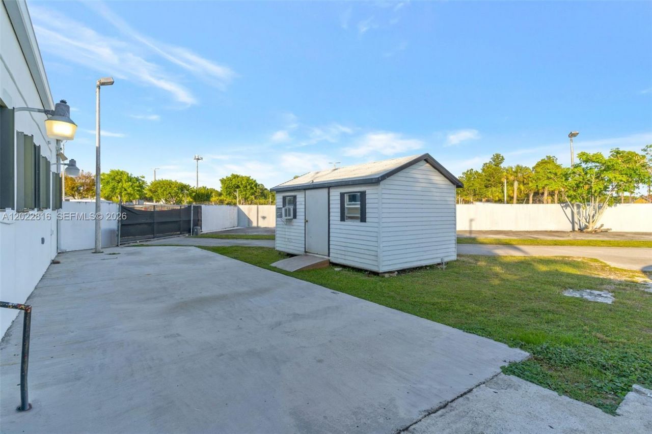 30005 S Dixie Highway , Homestead, FL 33033 Photo
