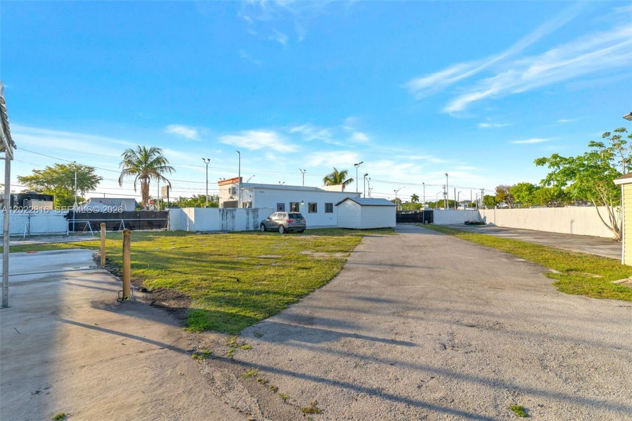 30005 S Dixie Highway , Homestead, FL 33033 Photo