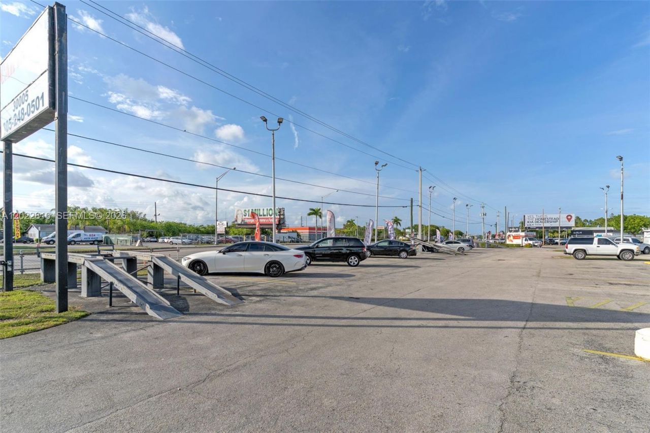 30005 S Dixie Highway , Homestead, FL 33033 Photo