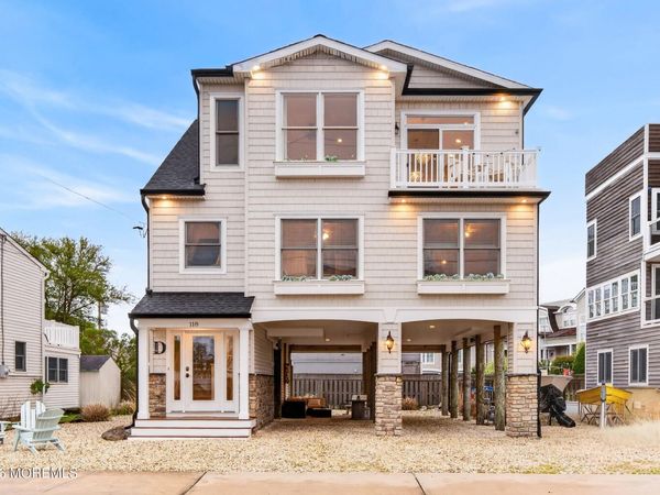 118 W Delaware Avenue, Long Beach Twp, NJ 08008