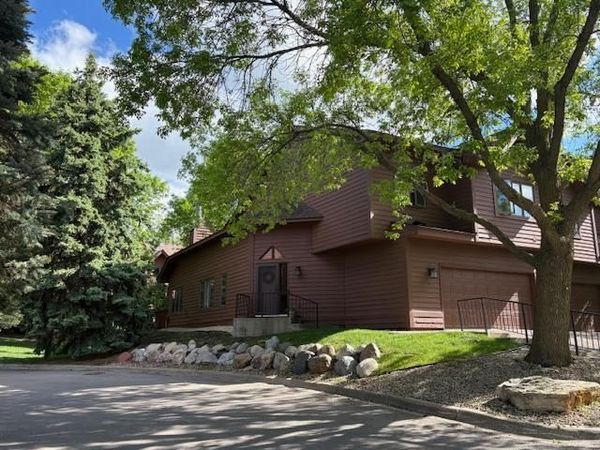 12572 Parkwood Drive, Burnsville, MN 55337