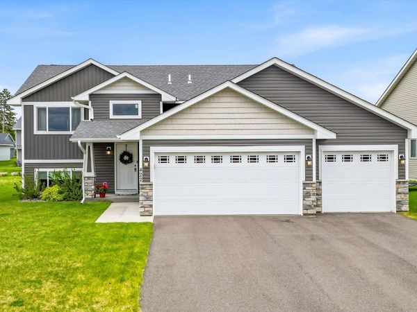 422 Bluebird Drive NW, Isanti, MN 55040
