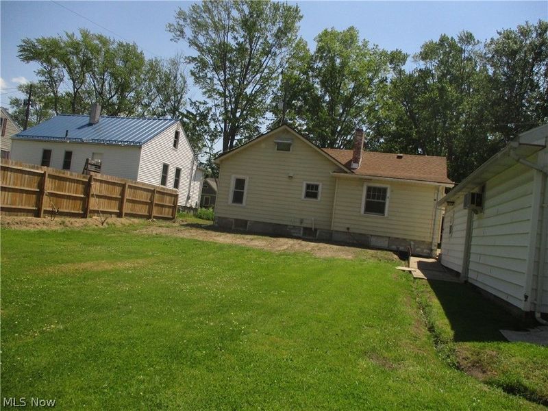 411 Eastlawn Street, Geneva, OH 44041 Photo 3