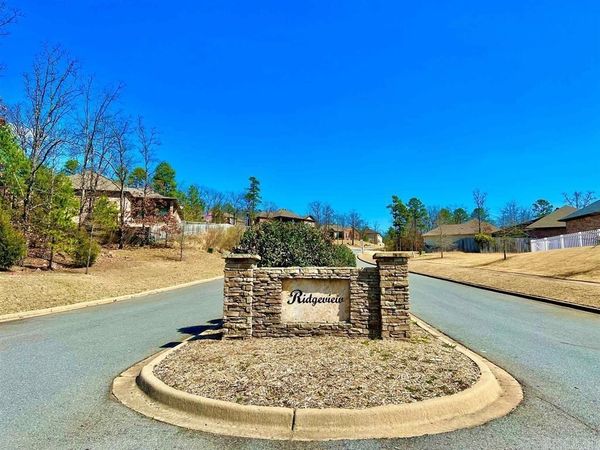 2 Cedar Cove , Maumelle, AR 72113