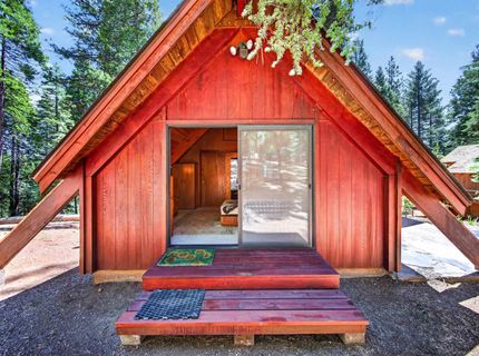 647 E Mountain Ridge Road, Lake Almanor, CA 96137 Photo