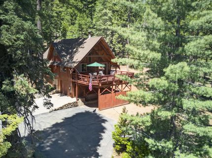 647 E Mountain Ridge Road, Lake Almanor, CA 96137 Photo