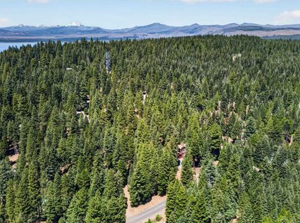647 E Mountain Ridge Road, Lake Almanor, CA 96137 Photo