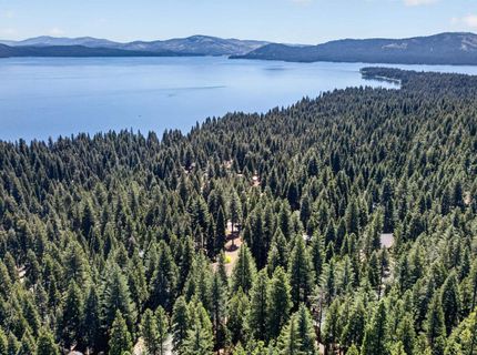 647 E Mountain Ridge Road, Lake Almanor, CA 96137 Photo